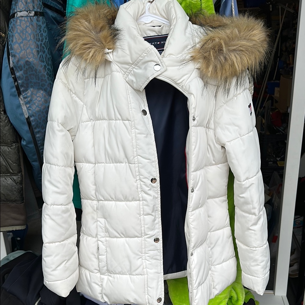 Tommy Hilfiger White Puffer Coat with Quilted Design